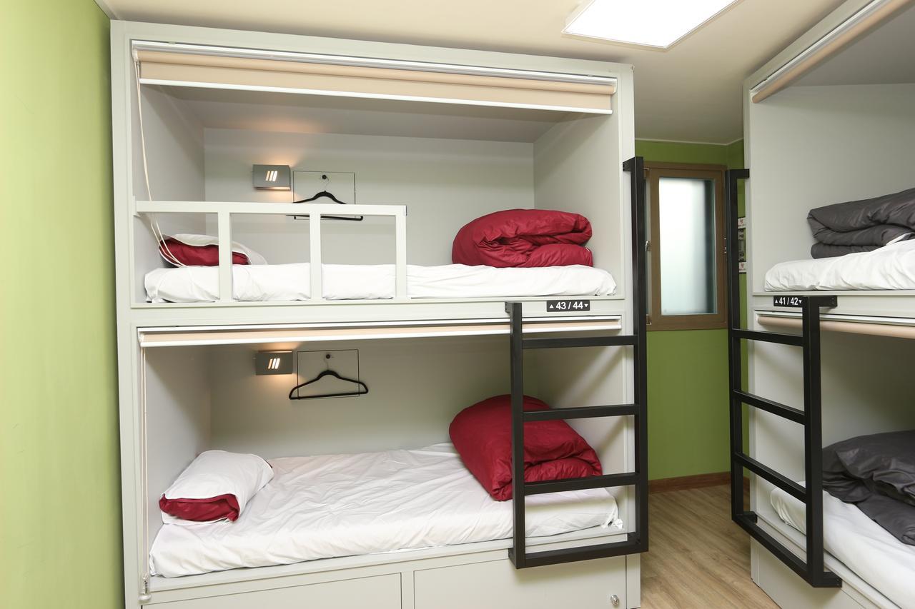 Daegu Midtown Hostel Bagian luar foto