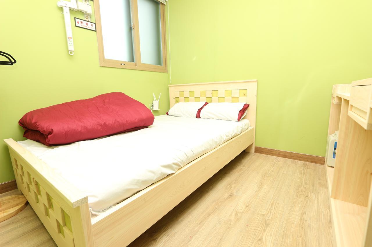 Daegu Midtown Hostel Bagian luar foto