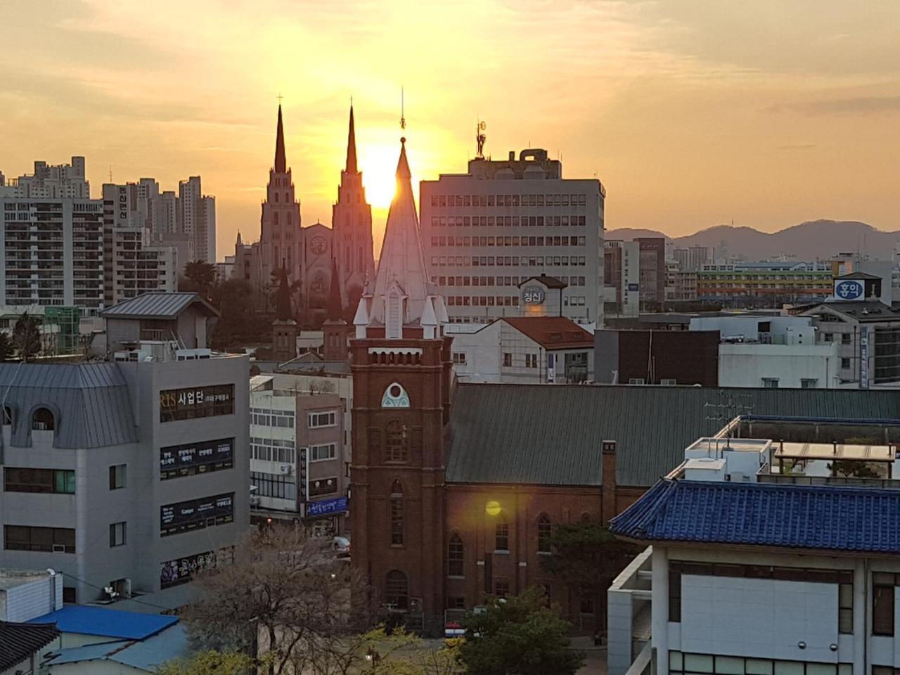 Daegu Midtown Hostel Bagian luar foto